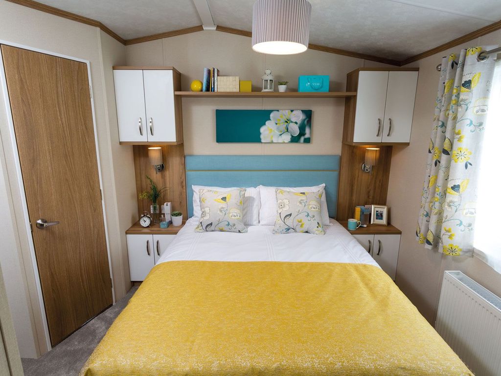 2 bed lodge for sale in Bedford Bank, Welney, Wisbech PE14, £89,995
