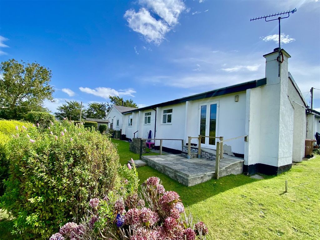 4 bed semi-detached bungalow for sale in Ceidio, Pwllheli LL53, £175,000