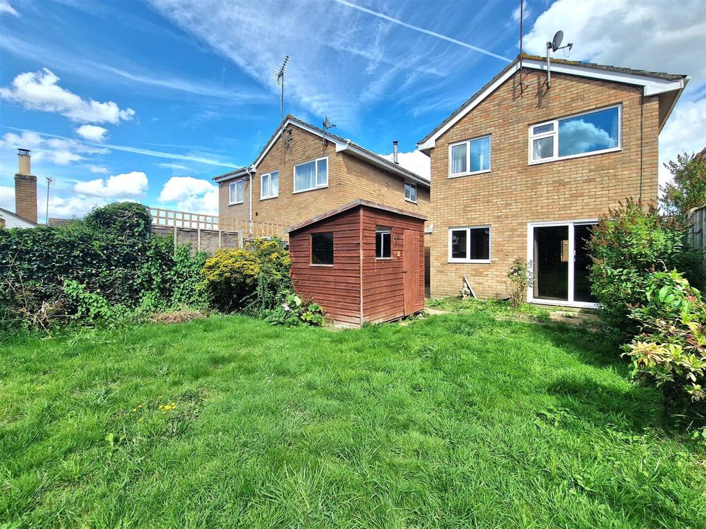 3 bed detached house for sale in Elm Grove, Huntley, Gloucester GL19, £260,000