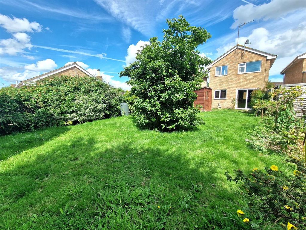 3 bed detached house for sale in Elm Grove, Huntley, Gloucester GL19, £260,000