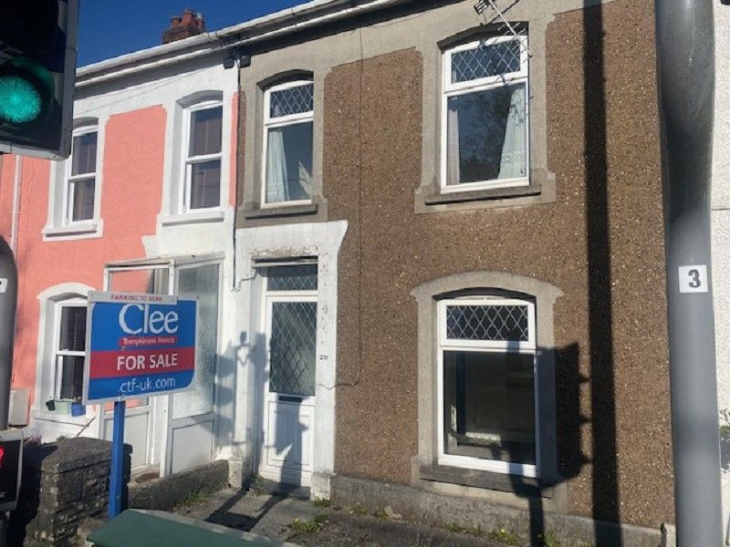 3 bed terraced house for sale in Brecon Road, Ystradgynlais, Swansea. SA9, £120,000