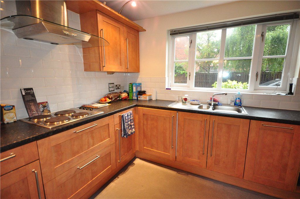 2 bed flat for sale in Walls Avenue, Chester, Cheshire CH1, £190,000