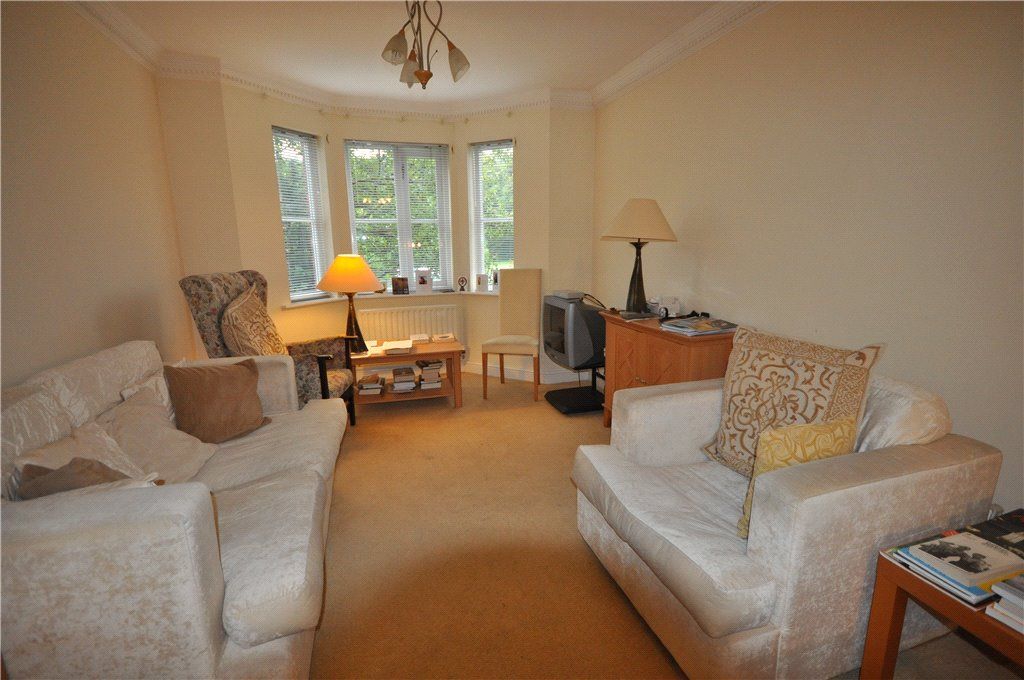 2 bed flat for sale in Walls Avenue, Chester, Cheshire CH1, £190,000