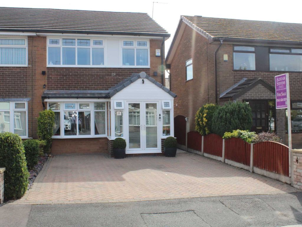 3 bed semi-detached house for sale in Arnside Avenue, Chadderton, Oldham OL9, £260,000