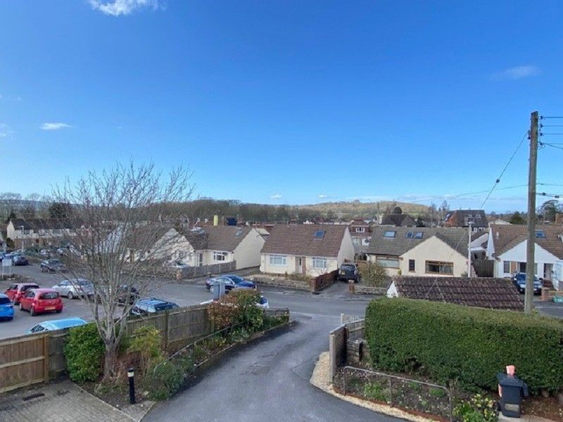 2 bed flat for sale in Mendip Lodge, Woodborough Drive, Winscombe, North Somerset. BS25, £120,000