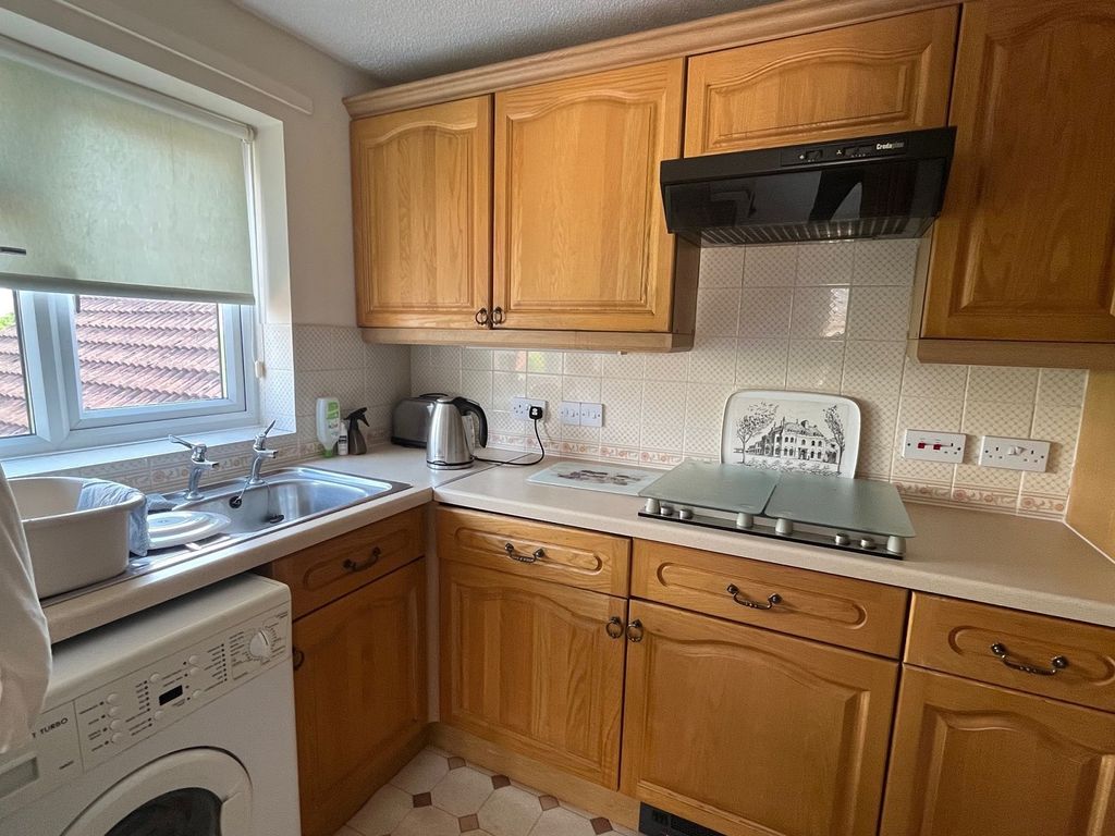 2 bed flat for sale in Woodborough Drive, Winscombe, North Somerset. BS25, £120,000