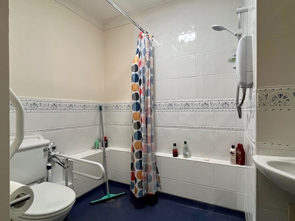 2 bed flat for sale in The Pennings, St Marys Street, Axbridge, Somerset BS26, £195,000