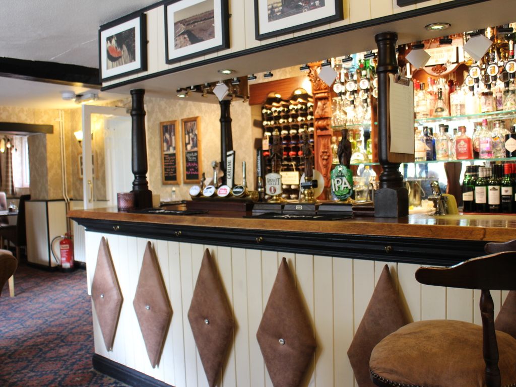 Pub/bar for sale in Grafton Regis, Towcester NN12, £550,000