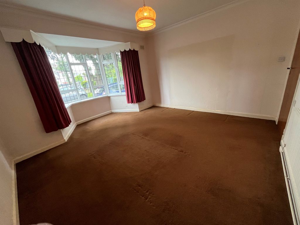 2 bed flat for sale in Llantrisant Road, Llandaff, Cardiff CF5, £210,000