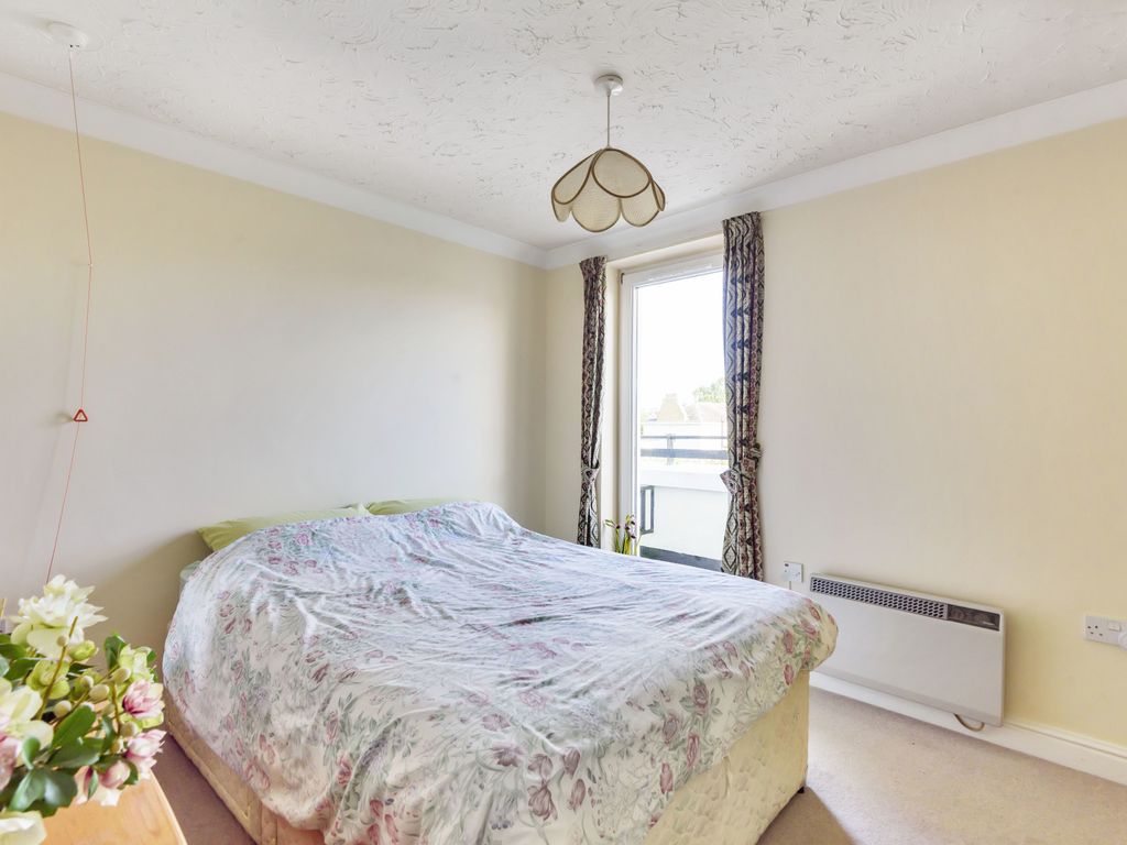 1 bed flat for sale in Park Place, Cheltenham, Gloucestershire GL50, £185,000