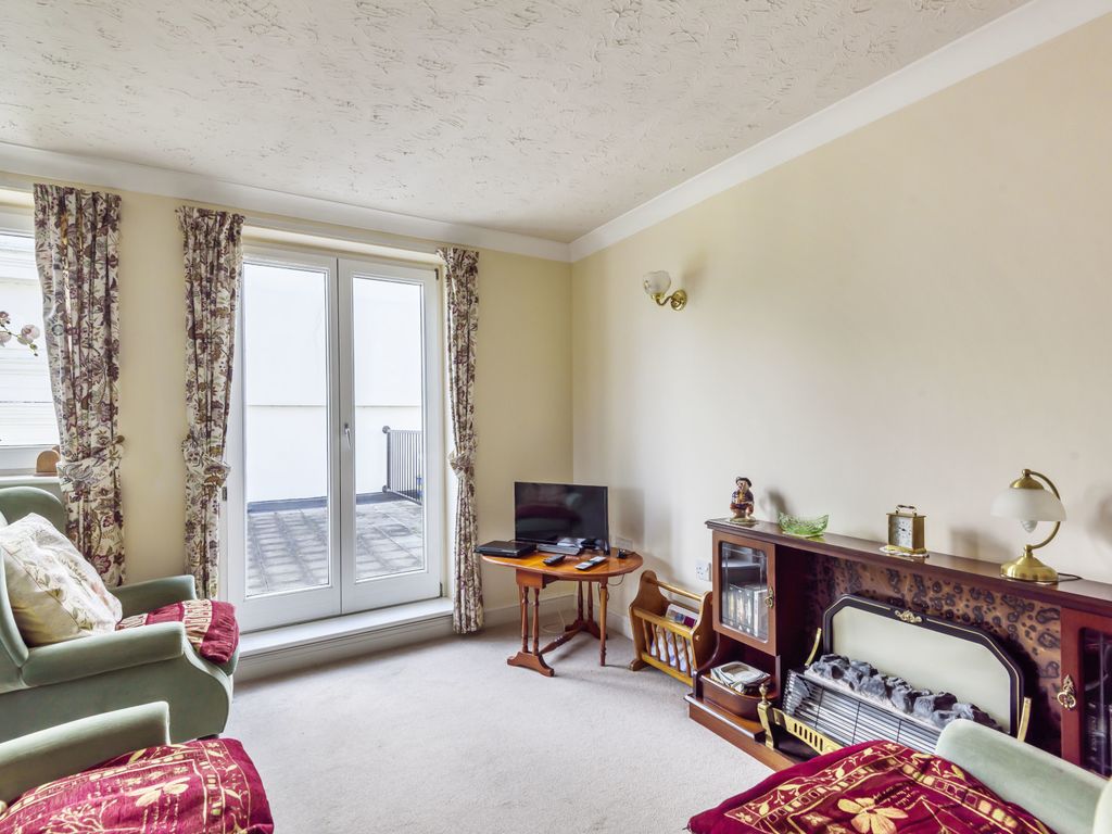 1 bed flat for sale in Park Place, Cheltenham, Gloucestershire GL50, £185,000