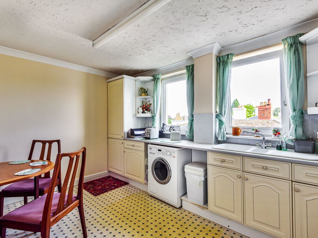 1 bed flat for sale in Park Place, Cheltenham, Gloucestershire GL50, £185,000