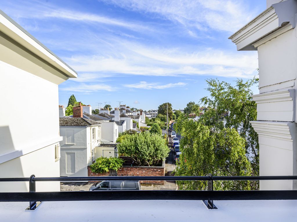 1 bed flat for sale in Park Place, Cheltenham, Gloucestershire GL50, £185,000