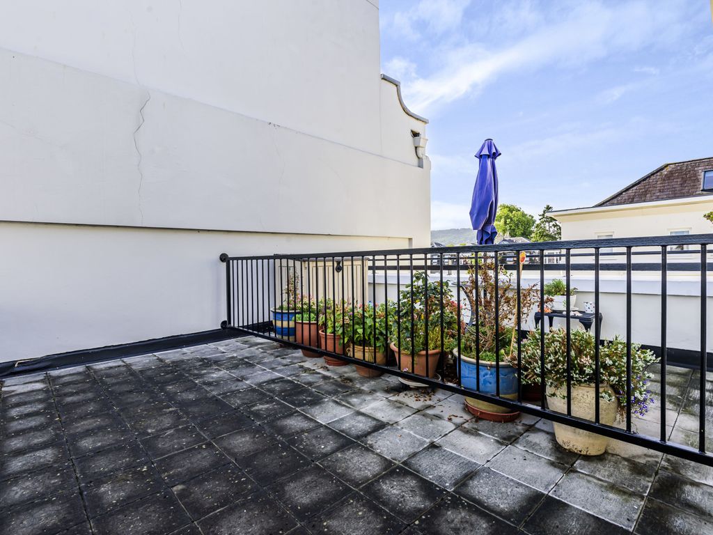 1 bed flat for sale in Park Place, Cheltenham, Gloucestershire GL50, £185,000