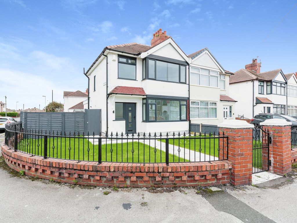 3 bed semi-detached house for sale in North Drive, Thornton-Cleveleys FY5, £220,000
