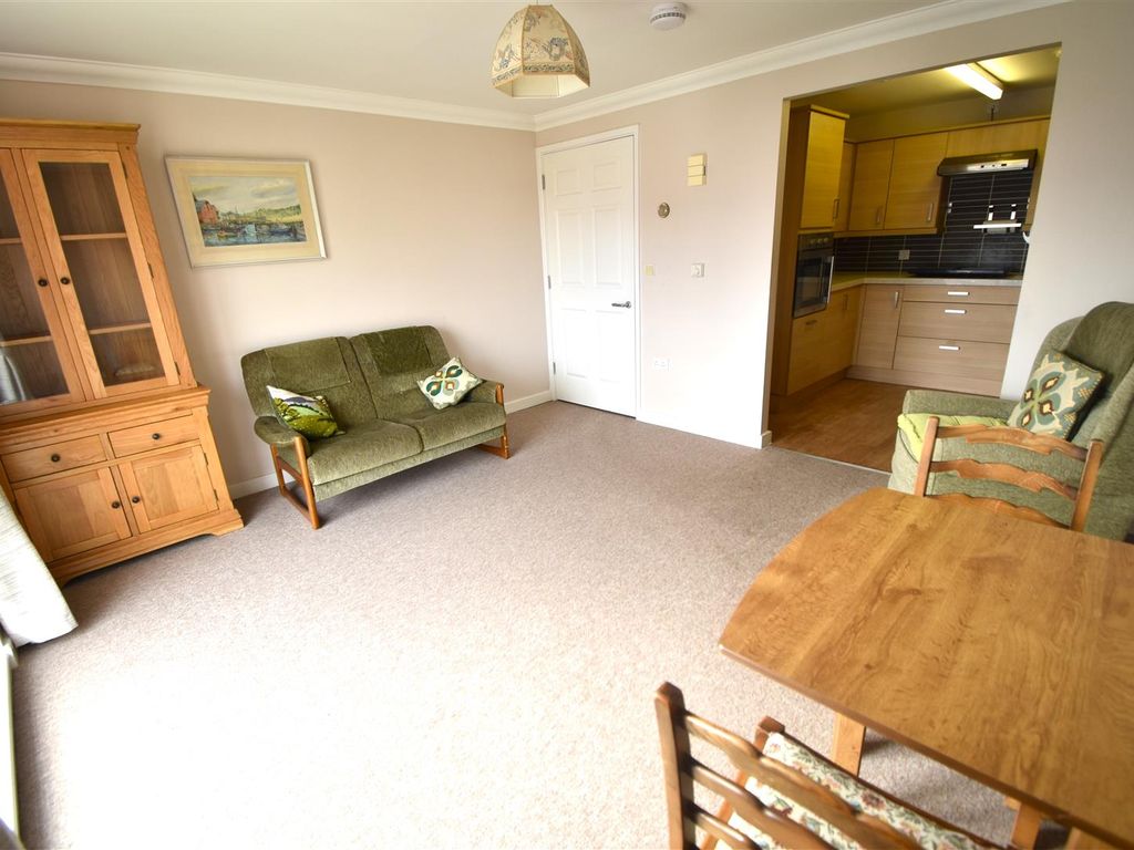 2 bed flat for sale in Waverley Court, Forth Avenue, Portishead BS20, £175,000