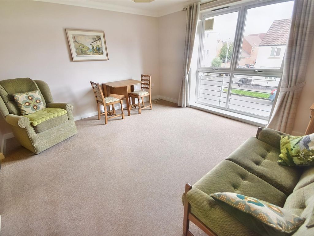 2 bed flat for sale in Waverley Court, Forth Avenue, Portishead BS20, £175,000