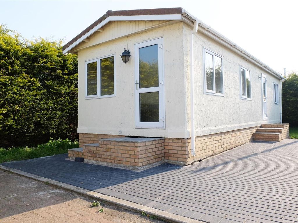 2 bed mobile/park home for sale in The Meadows, Dogdyke Road, Coningsby, Lincoln, Lincs LN4, £65,000