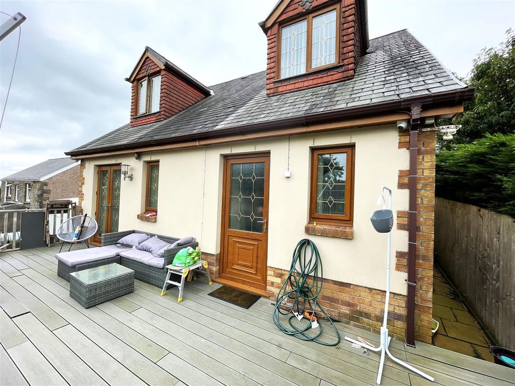 3 bed detached bungalow for sale in Bethania Road, Upper Tumble, Llanelli SA14, £239,995