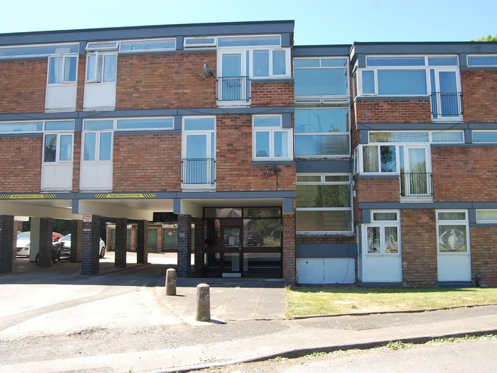 2 bed flat for sale in The Lindens, Newbridge Crescent, Wolverhampton WV6, £80,000