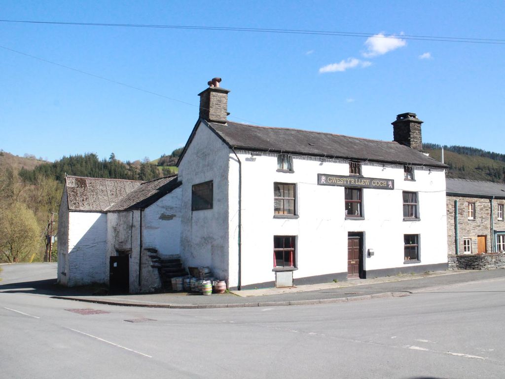 Pub/bar for sale in Dinas Mawddwy, Machynlleth SY20, £500,000