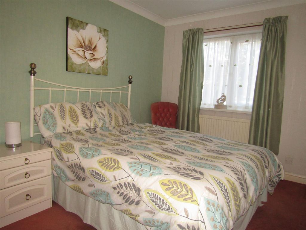 2 bed flat for sale in Minerva Court, Boroughbridge, York YO51, £115,000