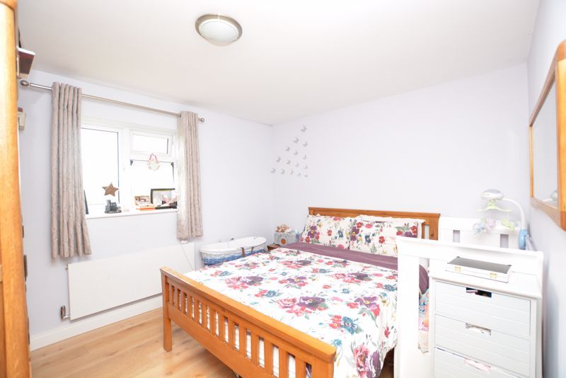 2 bed flat for sale in Sumburgh Way, Stoke Poges, Slough SL1, £275,000
