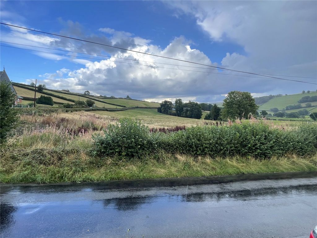 2 bed detached house for sale in Y Fan, Llanidloes, Powys SY18, £165,000