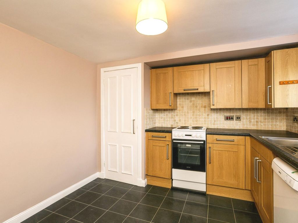 3 bed flat for sale in Main Street, Alford AB33, £120,000