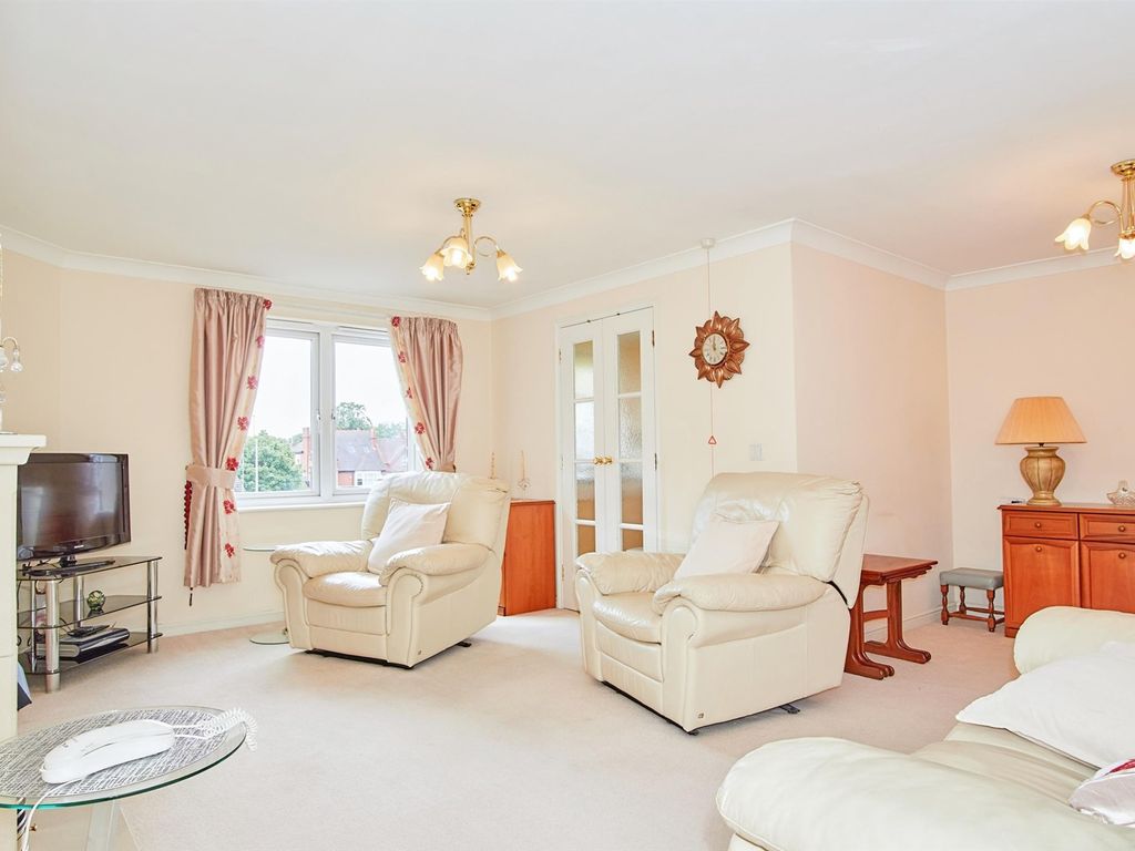 1 bed flat for sale in Webb Court, Drury Lane, Stourbridge DY8, £110,000