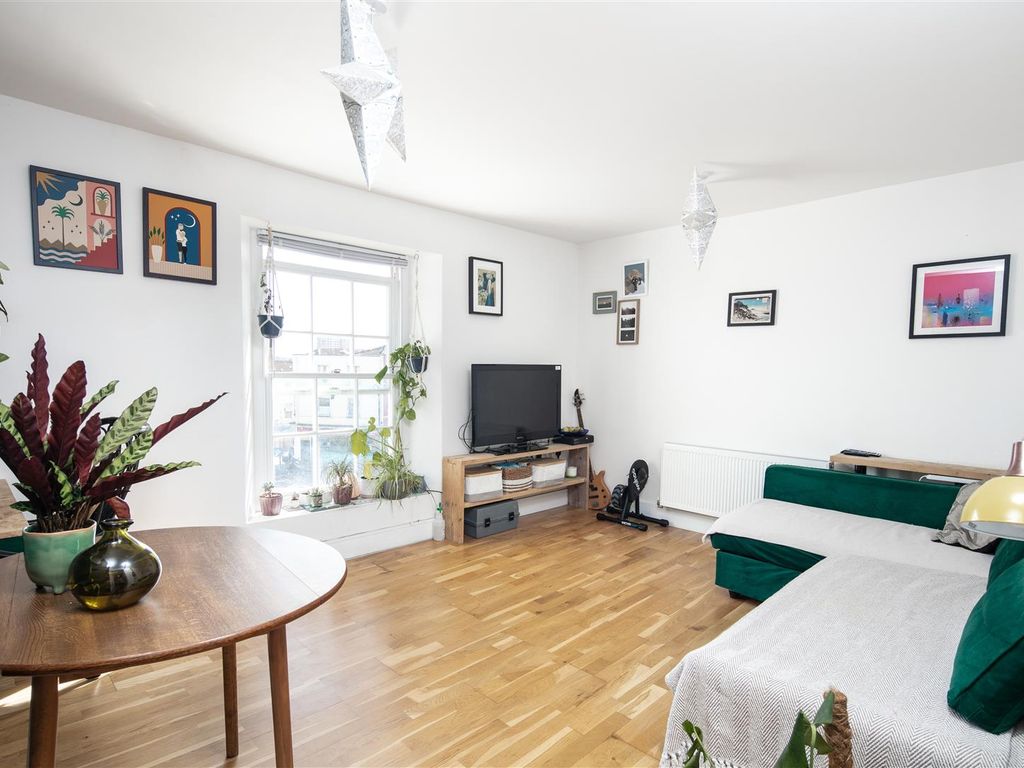 1 bed flat for sale in Sussex Place, Bristol BS2, £229,500