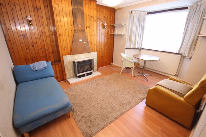 2 bed maisonette for sale in Carr Road, Northolt UB5, £290,000