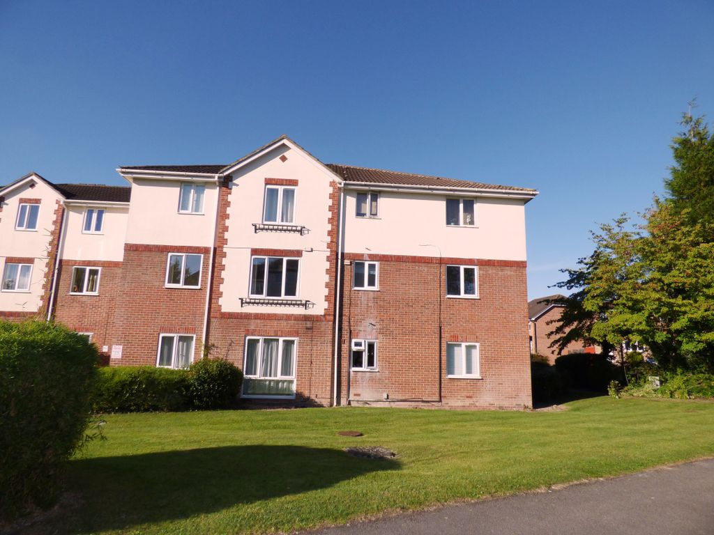 2 bed flat for sale in Walled Meadow, Andover SP10, £154,500
