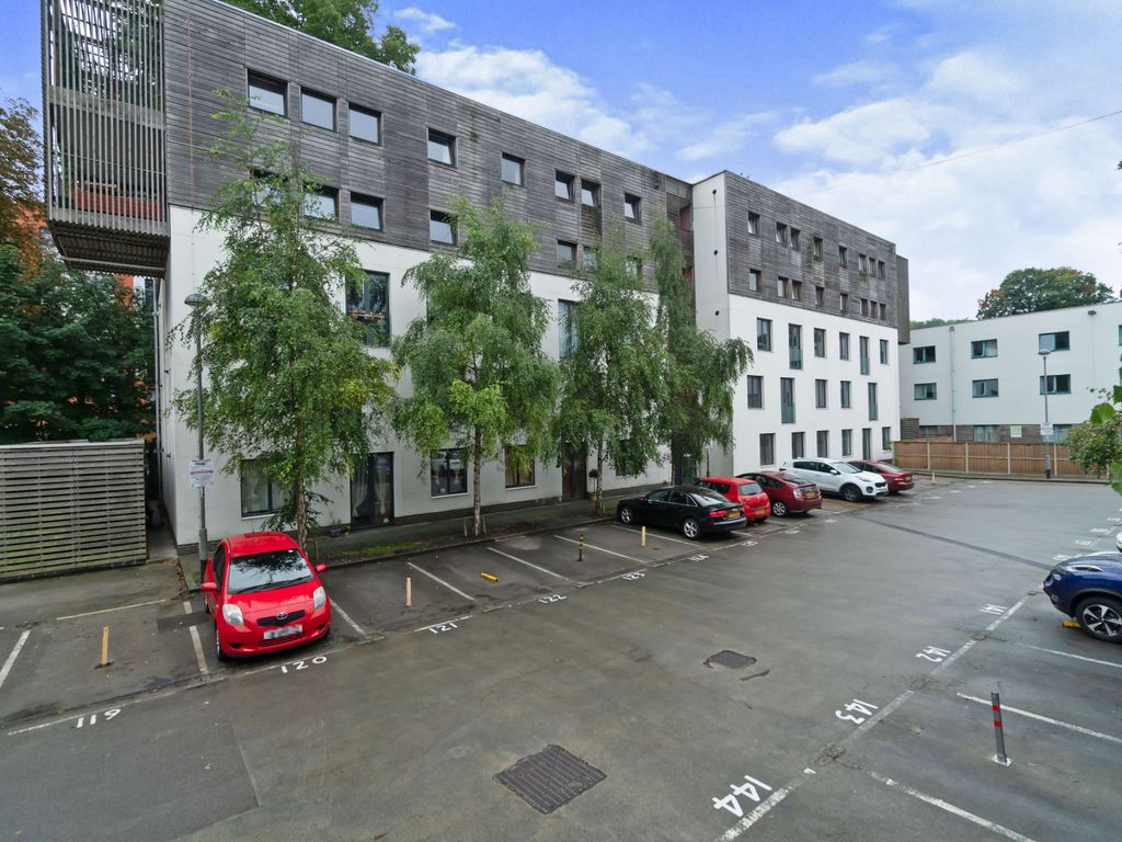 1 bed flat for sale in Barton Court, Godstone Road, Whyteleafe, Surrey CR3, £210,000