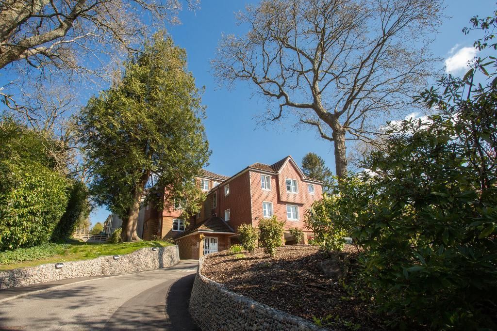 1 bed flat for sale in Mutton Hall Hill, Heathfield, East Sussex TN21, £32,500