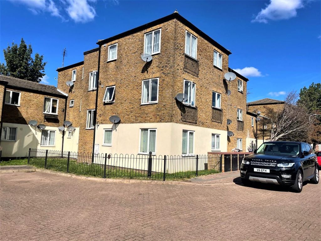 1 bed flat for sale in Copthorne Mews, Hayes UB3, £205,000