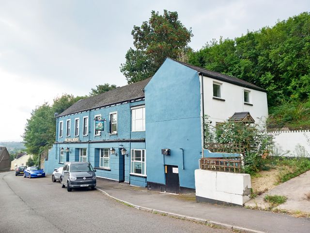 Pub/bar for sale in Morriston, Swansea SA6, £225,000