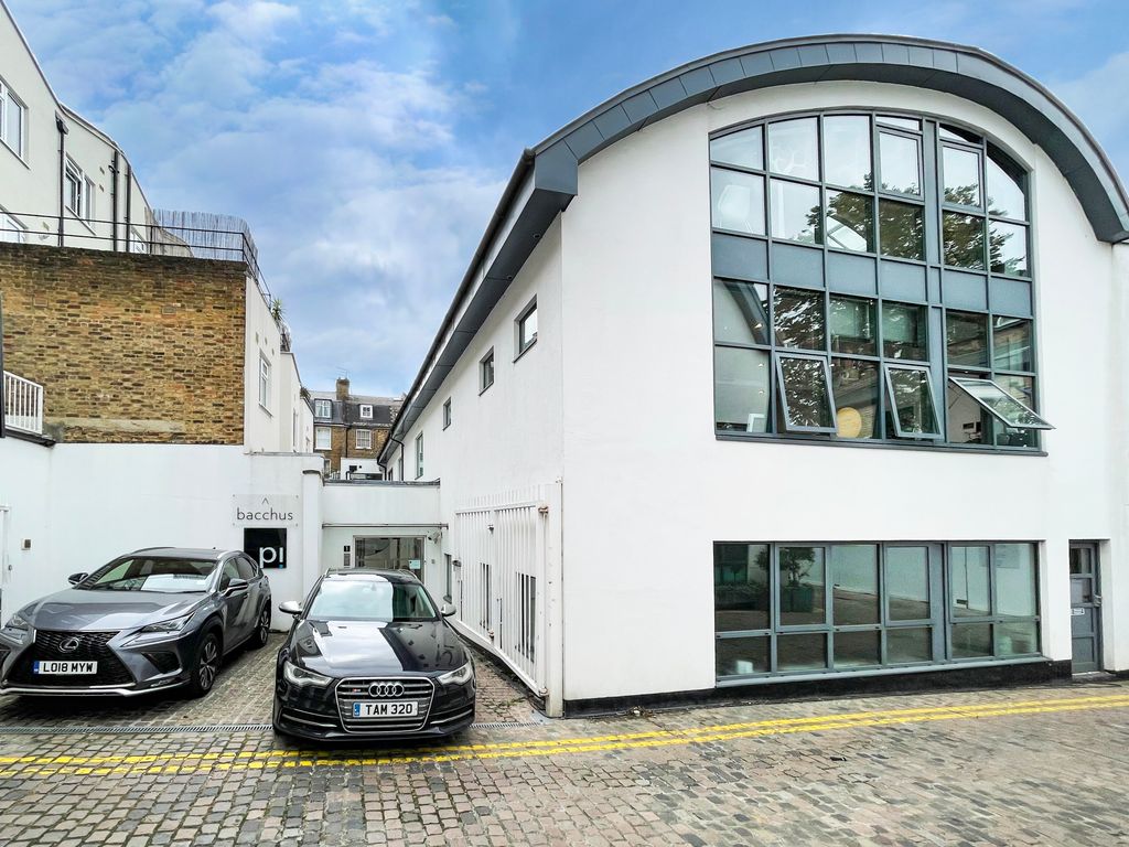 Office for sale in London W11, £6,500,000