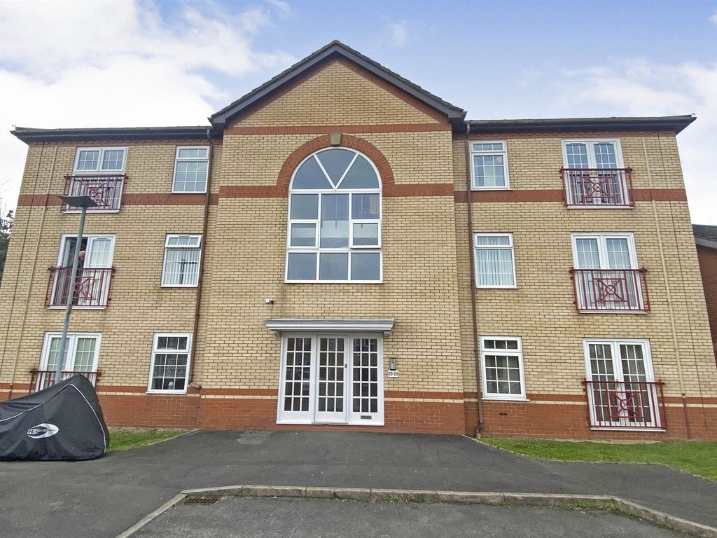 2 bed flat for sale in Barrians Way, Barry CF62, £160,000