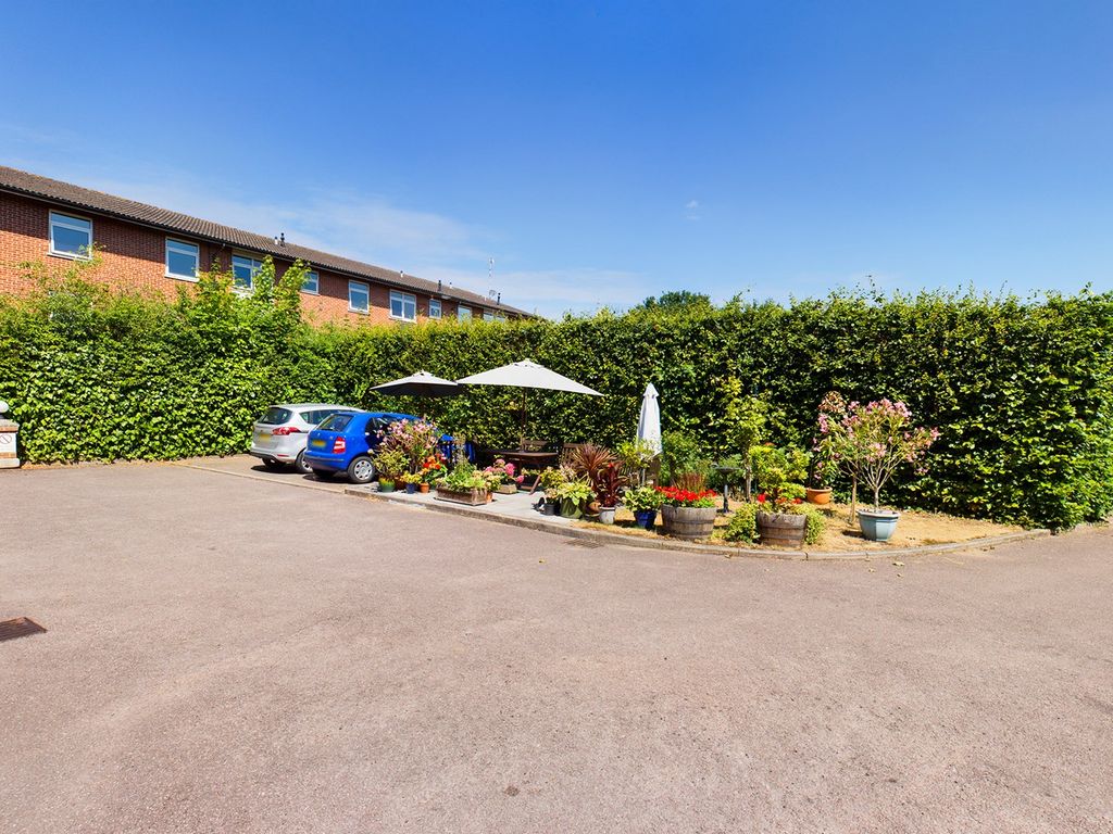 1 bed property for sale in Roseacre Gardens, Welwyn Garden City AL7, £150,000