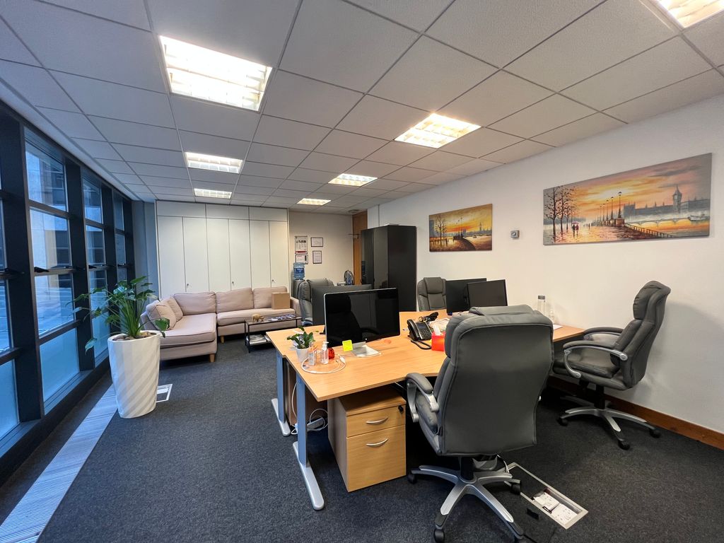 Office for sale in 7 Beaufort Court, Admirals Way, London E14, £465,000