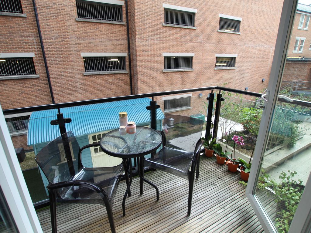 2 bed flat for sale in Commercial Road, Bournemouth BH2, £69,950