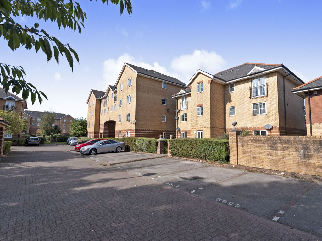 2 bed flat for sale in Campbell Drive, Cardiff CF11, £125,000