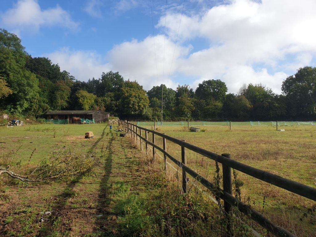 Land for sale in Goose Lane, Leckhampstead, Berkshire RG20, £200,000