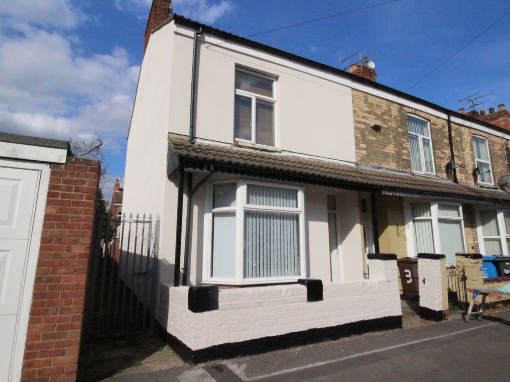 2 bed end terrace house for sale in Acland Street, Hull HU3, £100,000