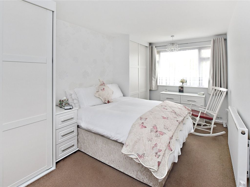 2 bed maisonette for sale in Mayfield, Bexleyheath DA7, £325,000