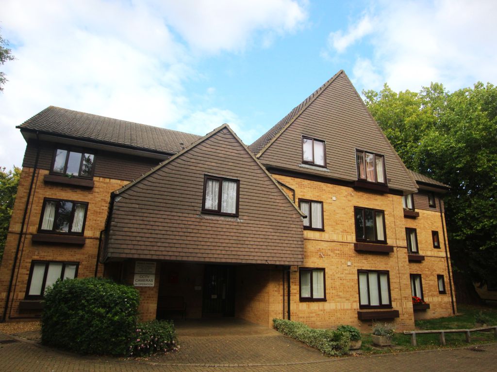1 bed flat for sale in Brooklyn Court, Cherry Hinton Road, Cambridge CB1, £89,950
