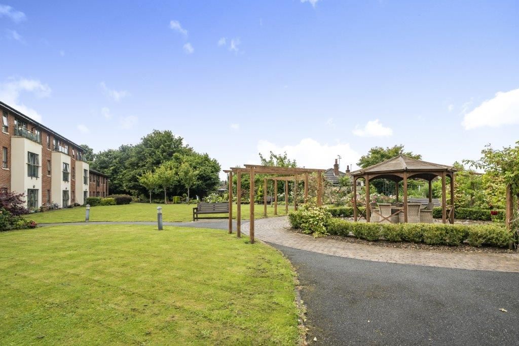 1 bed flat for sale in Kingsway, Chester CH2, £100,000