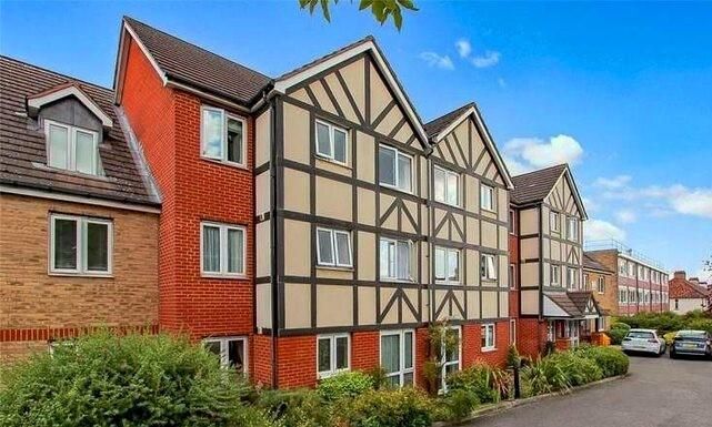 1 bed flat for sale in Watford Road, Wembley HA0, £138,000