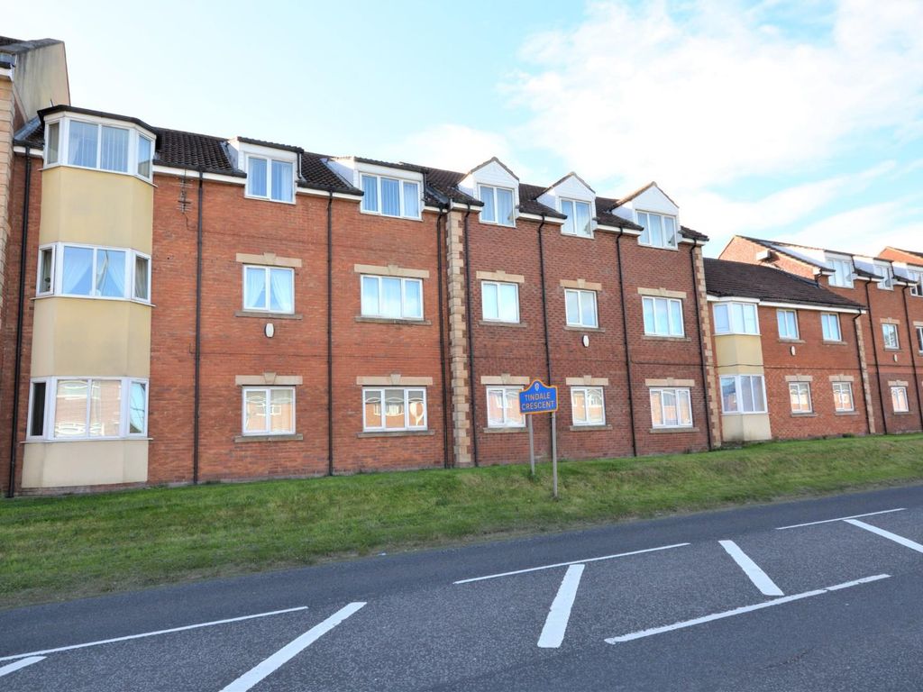 2 bed flat for sale in Cambridge Court, Tindale Crescent, Bishop Auckland DL14, £47,000